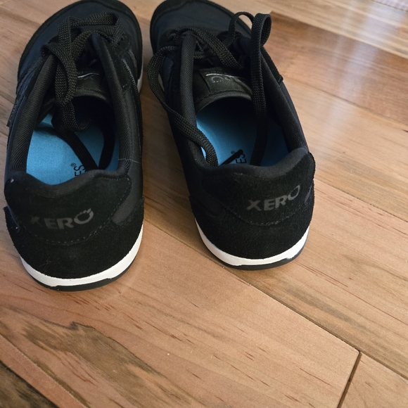 Xero Black Wynn Sneakers Size 9 - Picture 4 of 7